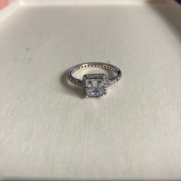 Size 7 Large Square Sparkle Halo 925 Ring - Picture 4 of 9